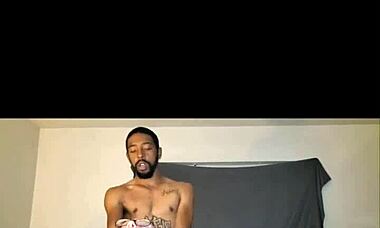 Haha, Tacoandstrwbrrys got all legs and ass on display!