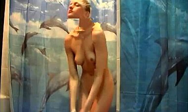 Did You Catch This Brunette Flashing Her Pussy in the Shower?