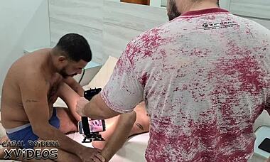 बिहाइंड सीन नोविन्हा कारोलज़िन्हा के साथ वाइल्ड थ्रीसम में गंद दिखा रही है