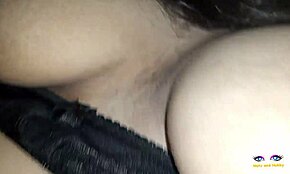 يا نيتوبابي، ليش تعرضين صدرك الكبير وكسك المشعر بجسم هندي مثالي؟