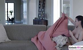 Si že videl črno lezbično četverko s mačehami in punco?