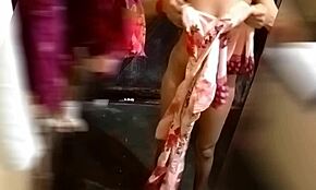 Сексуальная индийская бхабхи поймана голой в душе на скрытом хинди видео