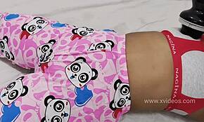 Salas de Massagem: Garota Universitária Jovem Tannuxx Aproveita Sessão de Orgasmo Intenso