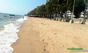 トゥクトゥクパトロール タイの小さなアジア娘たちが外国人モンスターちんぽをタッグ