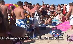 Mala u bikiniju na žurci u Teksasu za prolećni raspust