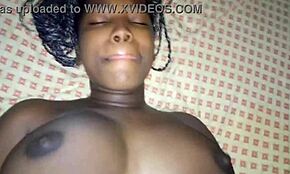 継姉妹のディープスロートにビッグディックが圧倒される