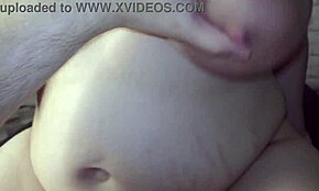 BBW Azgın Üvey Anne Cowgirl Biniyor Ta Ki Saçlı Amına Boşalana Kadar