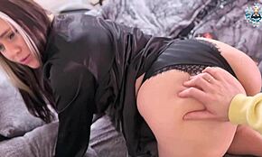 Kinky korttipeli muuttuu villiksi kermapäätteeksi