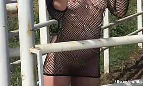 Meztelen szőke lovagol farm forgatáson Mexikóban