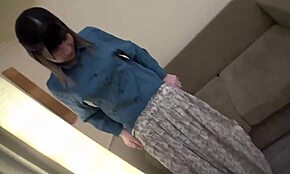 淫荡cosplay妹子被捡走干