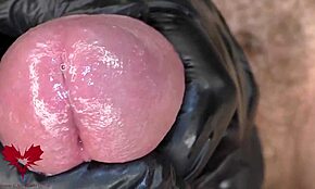 这是极端特写乳胶手套尿道细节吗？