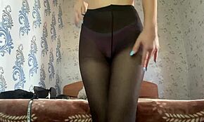 Umm, ich bin so scharf auf Fetisch-Masturbation in nahtlosen Strumpfhosen!