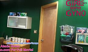 알렉시스 그레이스와 야생 병원 검사 뒤 무대. 카메라가 죽어서 이 실패한 자극 환자-의사 순간!