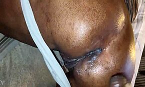 La abuela amateur bbw recibe corrida en el culo por la polla negra grande