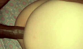 Étirer son trou du cul serré pour de bon, putain elle est sauvage ! 😈