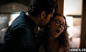 Leana Lovings, C'est Ton Fantasme Le Plus Sauvage ? Dis-Moi Comment Tu Le Veux En Levrette Avec Cette Bite Monstre !