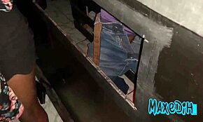 Hey, schau mich hart am Glory Hole ficken, mehr auf Red 😉