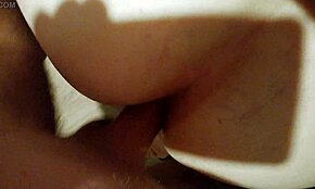 Amateur meisje krijgt anaal geneukt 's ochtends