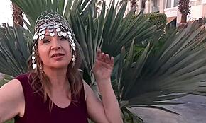 ميلف ساخنة ماريا أولد تغري بصدر طبيعي كبير في كوسبلاي شرقي