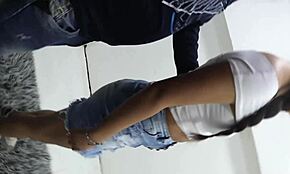 Annyira geil voltam, hogy nyaltam azt a latin tini 18+ borotvált punciját