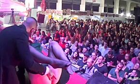 Adegan Seks Publik Romantis di Spanyol dengan Tits Besar Alami Zenda