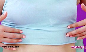 वाह, देखो यह यंग 18+ ब्रूनेट कास्टिंग में! विश्वास करो वह सोफे पर कितनी जोर से कम करती है?