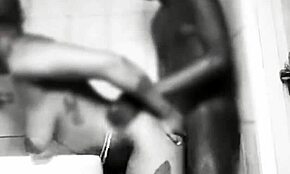 Wow, katso Dzaddylongstrokes tässä kuuman suihkun kohtauksessa, niin kuuma! 🔥