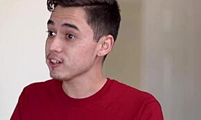 熟女ナターシャ・ナイスが母の日のサプライズマッサージでびっくり S17 E9