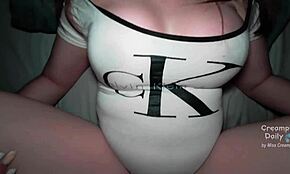 Tlustá Thajka s velkými prsy dostává tvrdě v psí poloze