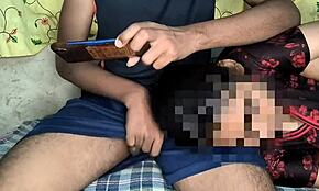 Mamă vitregă indiană face blowjob sexy cu ghidaj audio hindi