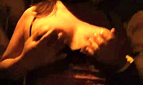 Kulübün Kırmızı Odasında Sıcak Karıyla Sikişirken Rahatlıyorum