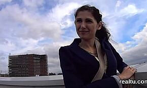 Táto česká tínedžerka 18+ bola zvádzaná v supermarkete. Potom ju tvrdý šúchali v POV štýle!