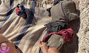 Fan me tripote la chatte sur plage, se branle comme un fou partie 3