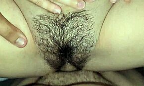 不忠的小姨子在她的紧蜜穴里浸湿我的鸡巴