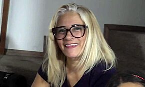 فتيات ساخنات يسجلن فعل ليزبي مجنون في قصر تيد