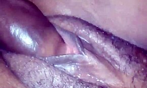 رأيت هذه السوداء البدينة ذات الصدر الكبير تُنيك بعمق بزب أسود كبير.