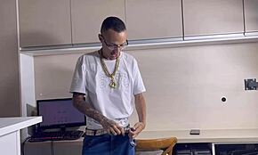 Cunhado Naik Kontol Keras Novinho di Perjalanan Liar!