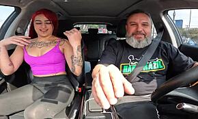 נהנה מסאו פאולו עם ג'ינג'ר עירומה במכונית, ג'ינג'ר סמית' ומא סנטוס