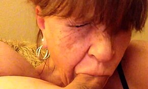 Hei bestemor Carmen, hvordan suger du kukke så bra?