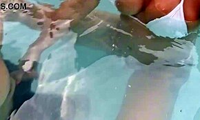 Mi ha eccitato in piscina 😍