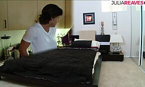 Han fukker kurvig milf-mamma med store titter