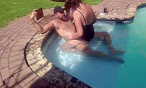 Sehnsucht danach, meine Frau am Pool mit einem Fremden bumsen zu sehen