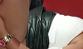 Pajeándome para un desconocido a través de la ventana del coche