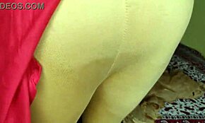 Сосед обманывает тетю, чтобы получить ее тугую киску