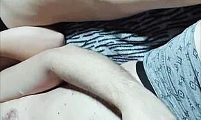 Wzajemne masturbowanie z bliska z seksowną azjatycką milf!