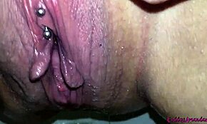 Оближи всяка капка сперма от мокрото ми течащо путка сега