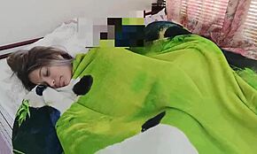 يا إلهي، عدت للتو وأنا أدق ابن زوجي الخطوة بقوة