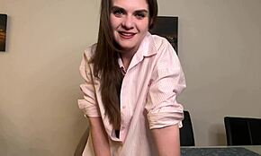 แม่บุญธรรมหีหนาใหญ่แนะนำลูกชายบุญธรรมสาวกในเซ็กส์ดิบๆ