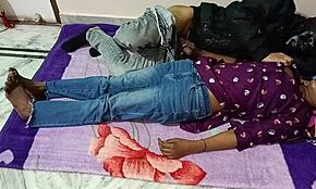 अरे, मेरी सेक्सी ब्रूनेट दोस्त को गृहिणी के साथ वाइल्ड गुदा एक्शन में पागल होते देखना चाहते हो हाईटेकप्लेस पर?