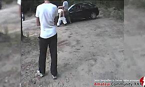 Swinger-par med to fyrer på bilsex offentlig parkeringsplass! 😜